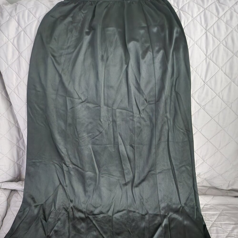 VINTAGE WARNER BLACK LADIES SLIP